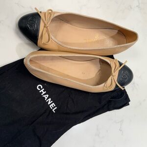 CHANEL Ballet Flat 37 Beige and Black